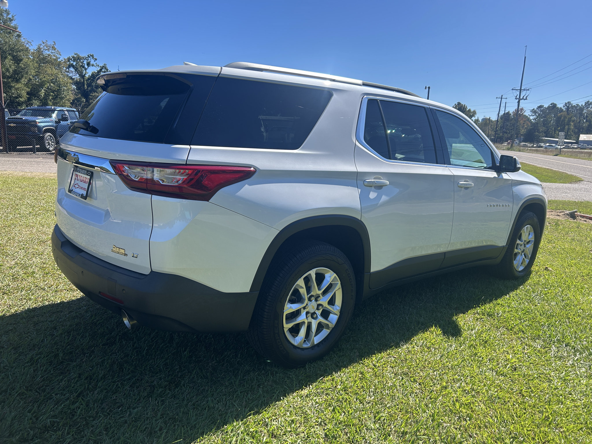 Used 2018 Chevrolet Traverse LT FWD image 9