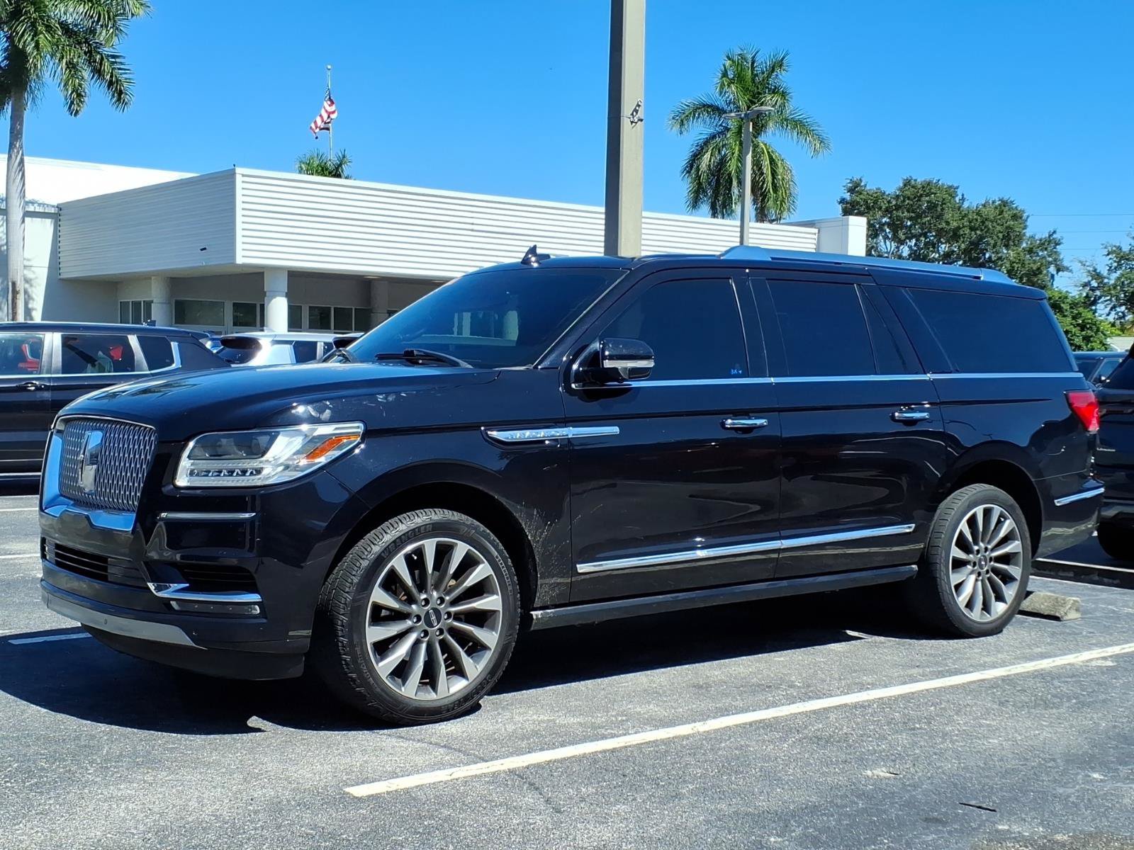 Used 2019 Lincoln Navigator L Select RWD image 4