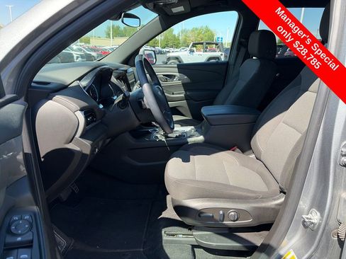 Used 2024 Chevrolet Traverse LT FWD image 23