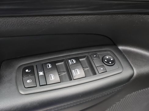 Used 2020 Jeep Grand Cherokee Altitude AWD/4WD image 41