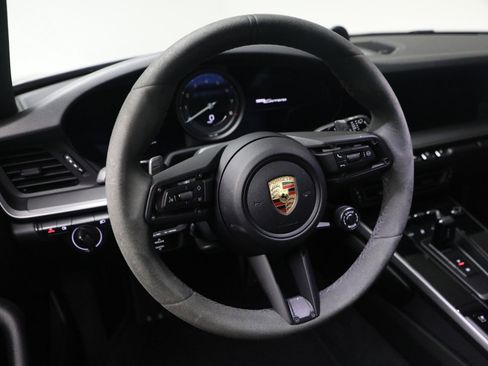 Used 2022 Porsche 911 Carrera image 19