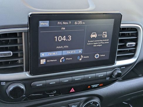 New 2026 Hyundai Venue SE image 21