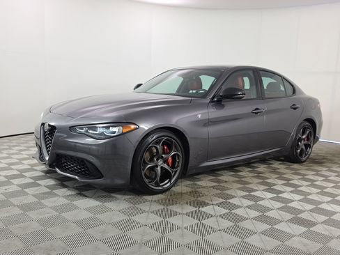 Used 2024 Alfa Romeo Giulia Ti w/ Performance Driving Package RWD image 3