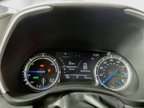 Used 2021 Toyota Highlander XLE FWD image 21