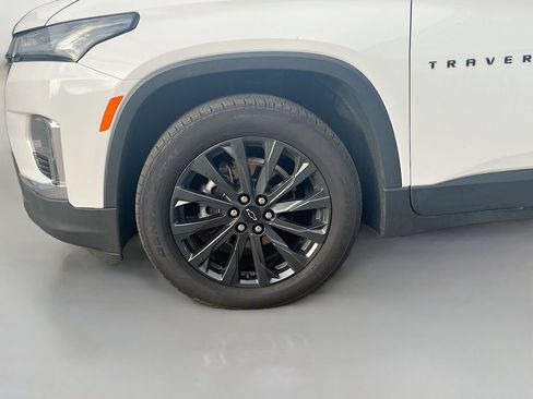 Used 2023 Chevrolet Traverse RS AWD/4WD image 32
