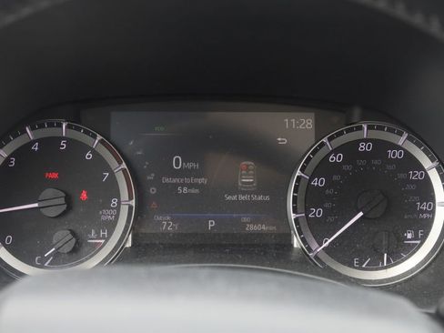 Used 2023 Toyota Highlander XLE AWD/4WD image 19