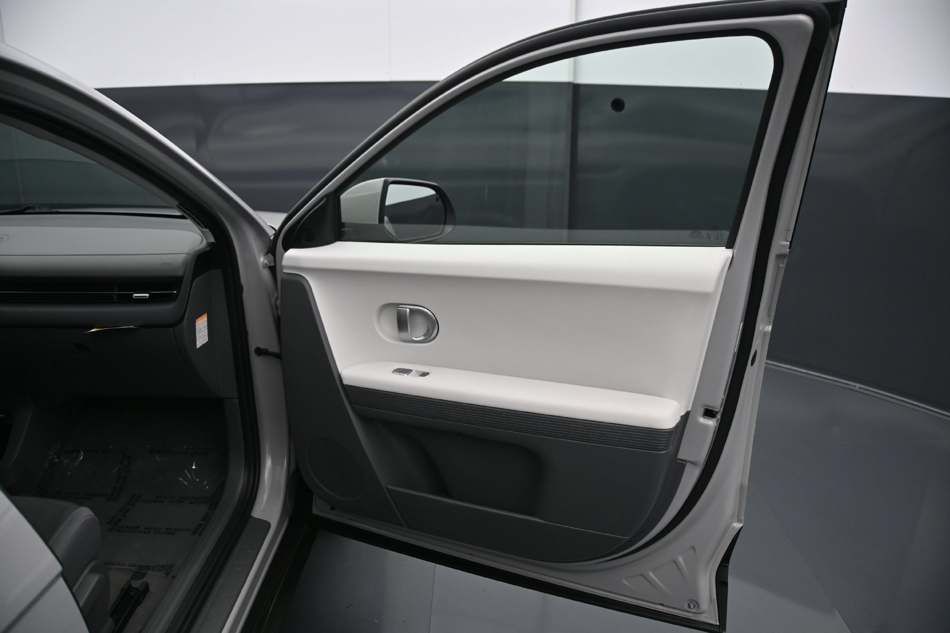 Certified 2024 Hyundai Ioniq 5 SEL AWD/4WD image 12