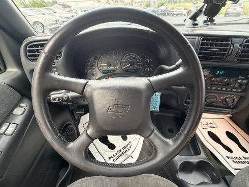 Used 2002 Chevrolet S10 Pickup LS w/ LS Preferred Equipment Group RWD image 11