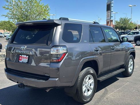 Used 2022 Toyota 4Runner SR5 AWD/4WD image 9