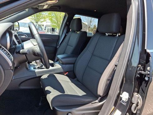 Certified 2021 Jeep Grand Cherokee Laredo image 24