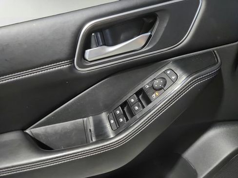 Used 2021 Nissan Rogue SV w/ Premium Package FWD image 18