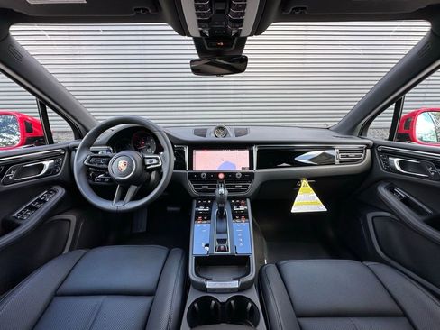 Used 2026 Porsche Macan AWD/4WD image 6