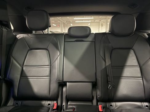 Certified 2019 Porsche Cayenne AWD/4WD image 26