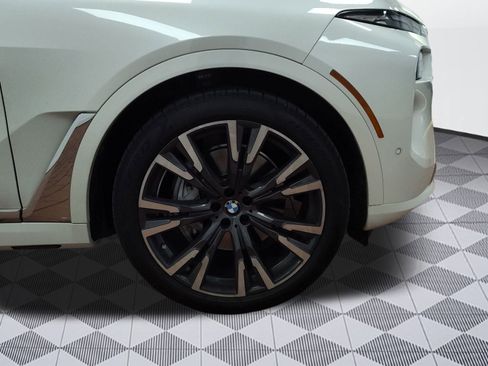 Certified 2025 BMW X7 xDrive40i image 11