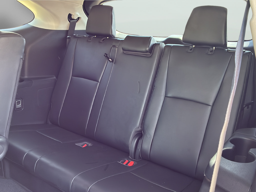 Used 2022 Toyota Highlander XLE FWD image 24