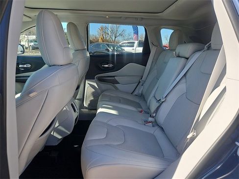 Used 2021 Jeep Cherokee Latitude Lux w/ Sun & Sound Group image 11