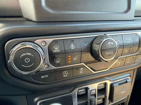 Used 2022 Jeep Wrangler Unlimited Sport AWD/4WD image 70