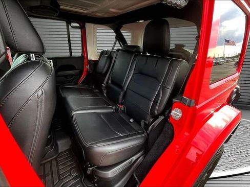 Used 2021 Jeep Wrangler Unlimited Sahara w/ Cold Weather Group AWD/4WD image 22