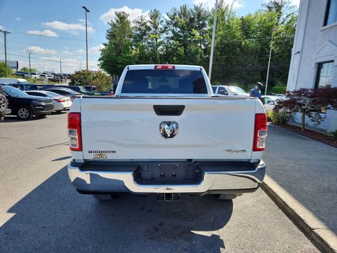Used 2024 RAM 2500 Big Horn AWD/4WD image 4