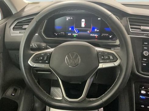 Certified 2024 Volkswagen Tiguan SE AWD/4WD image 17