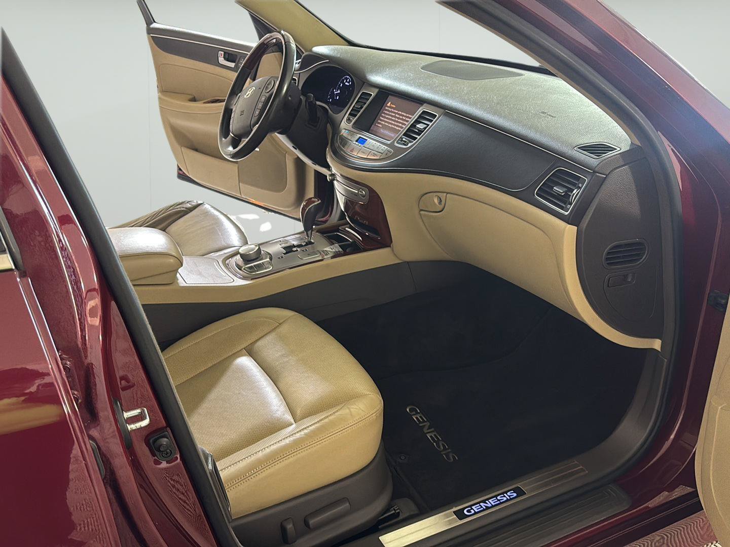 Used 2012 Hyundai Genesis 4.6 RWD image 19