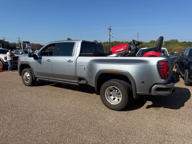 Used 2024 GMC Sierra 3500 Denali w/ Denali Reserve Package AWD/4WD image 7