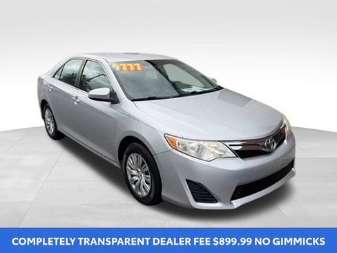 Used 2012 Toyota Camry LE FWD image 2