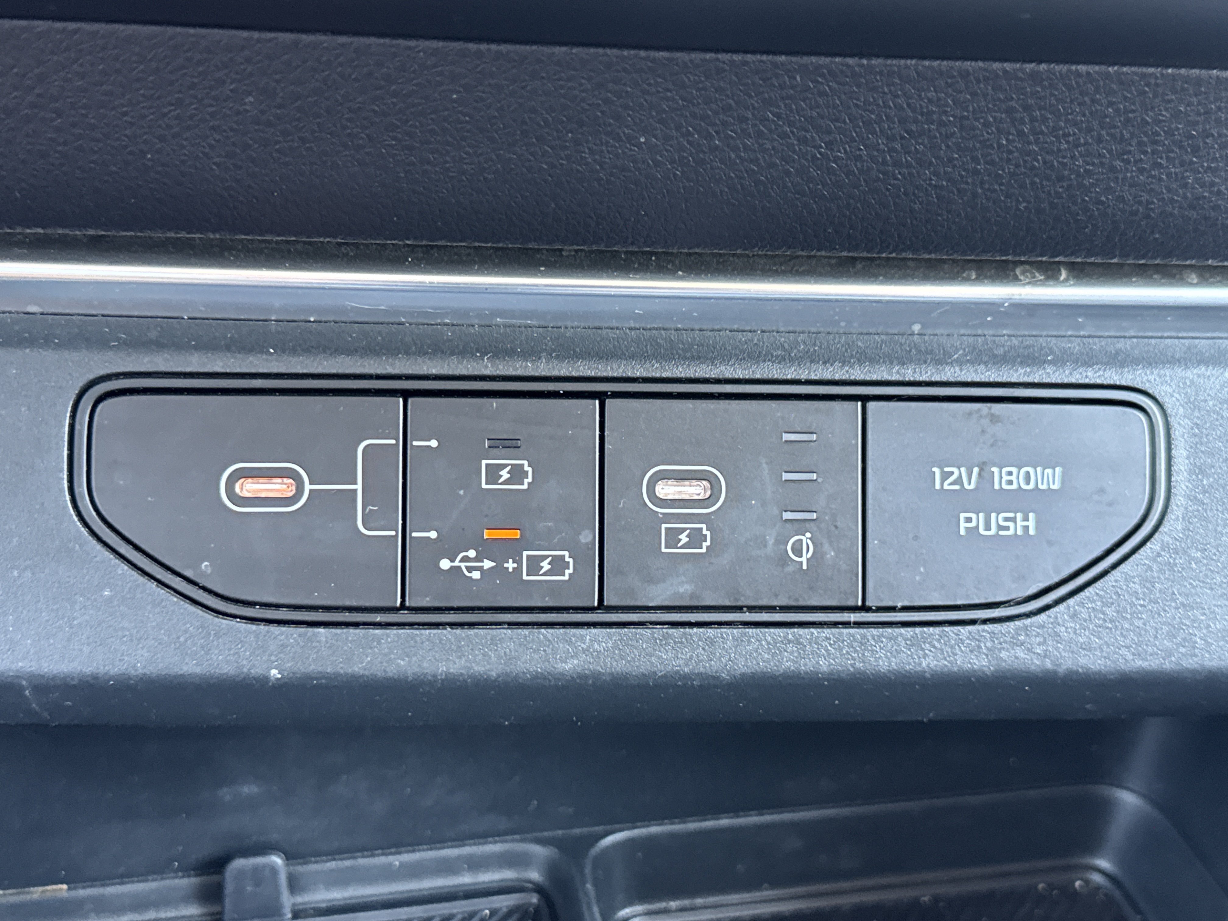 Used 2025 Kia Carnival SX FWD image 25