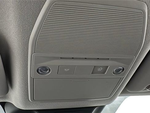 Used 2025 Nissan Kicks SR w/ Illumination Package image 30