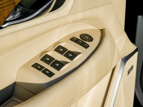 Used 2019 Cadillac Escalade ESV Premium Luxury image 46