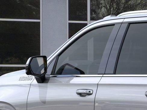 New 2026 Chevrolet Suburban High Country image 20