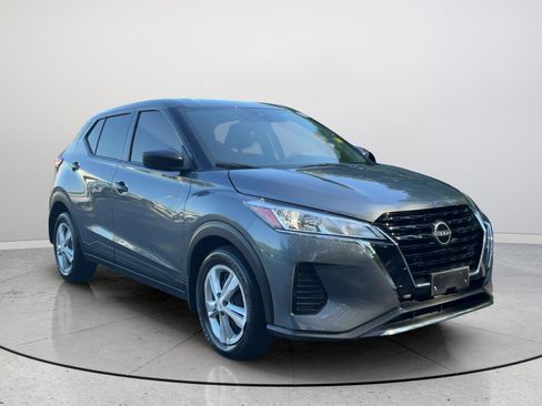 Used 2025 Nissan Kicks Play S FWD image 1