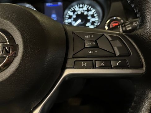 Used 2021 Nissan Rogue Sport SV AWD/4WD image 32