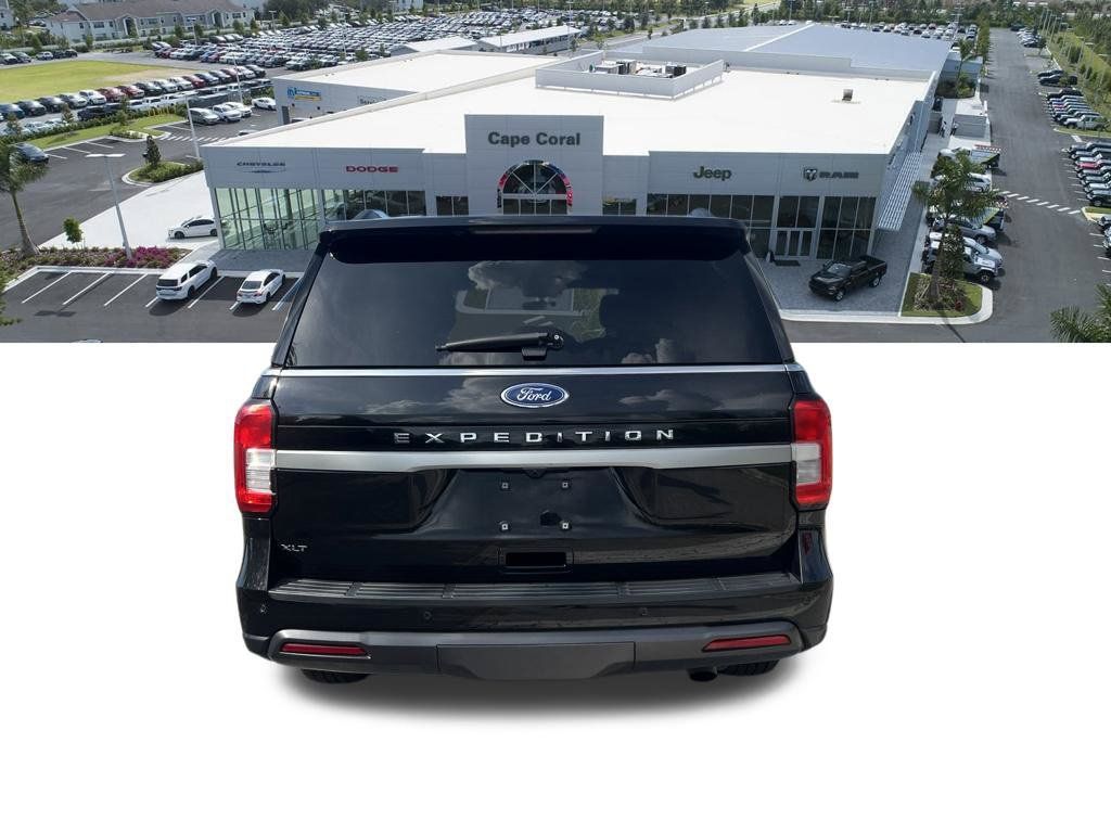 Used 2024 Ford Expedition XLT AWD/4WD image 9