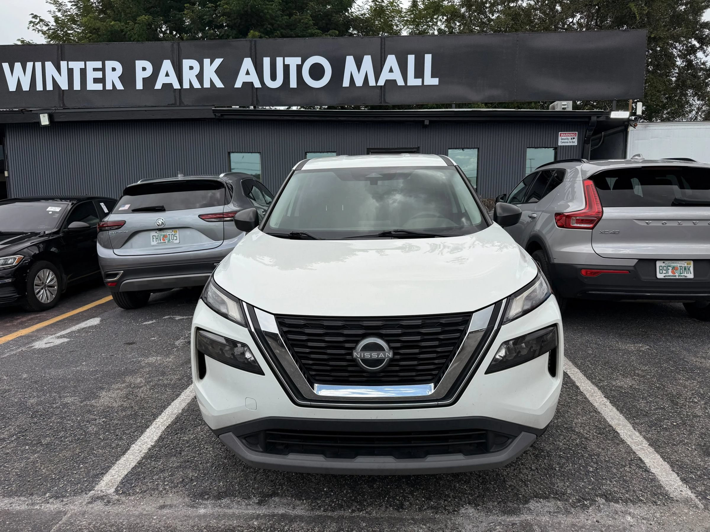 Used 2022 Nissan Rogue S FWD image 3
