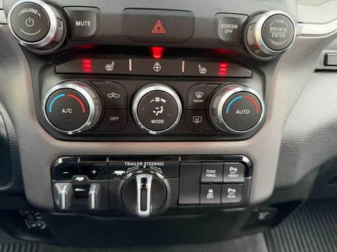 Used 2021 RAM 1500 Big Horn image 17