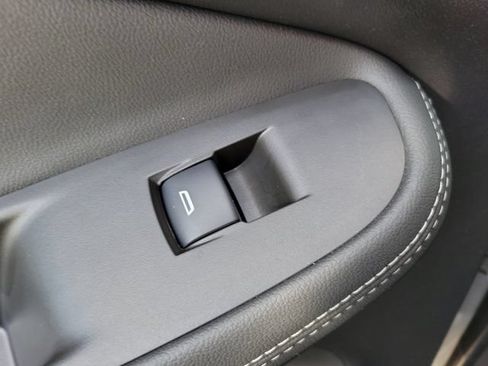 Used 2023 Buick Encore GX Select w/ Sport Touring Package FWD image 7