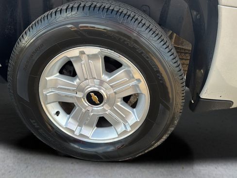 Used 2008 Chevrolet Suburban LT AWD/4WD image 18