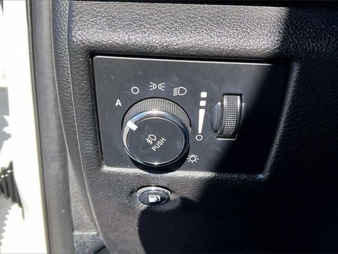 Used 2020 Jeep Grand Cherokee Altitude image 15