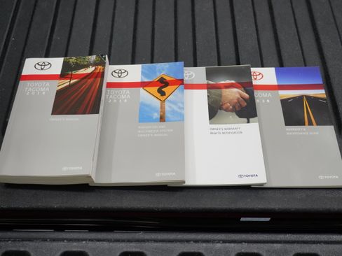 Used 2018 Toyota Tacoma Limited image 21