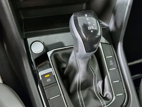 Used 2023 Volkswagen Taos SE w/ Panoramic Sunroof Package AWD/4WD image 24