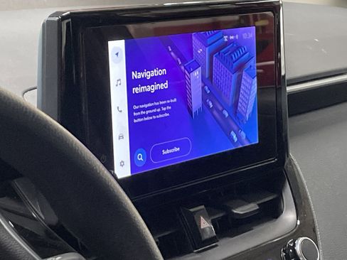 Used 2024 Toyota Corolla LE w/ LE Convenience Package image 11