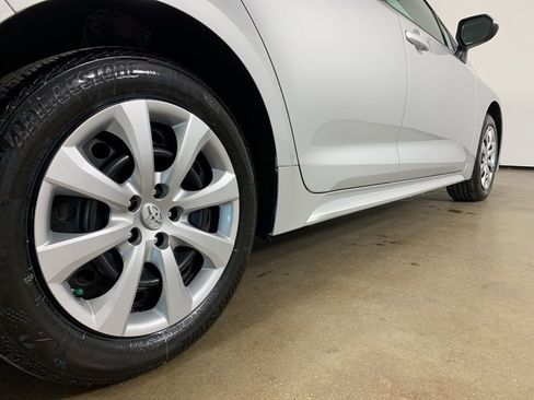 Used 2020 Toyota Corolla LE image 9
