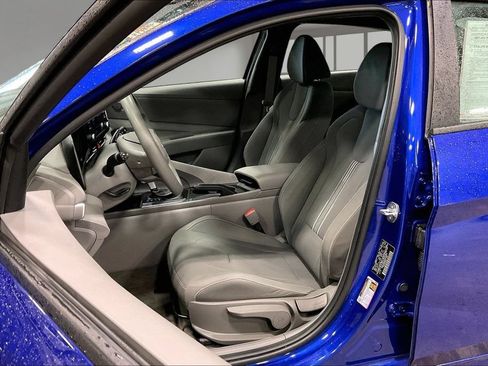 Used 2023 Hyundai Elantra SEL FWD image 21