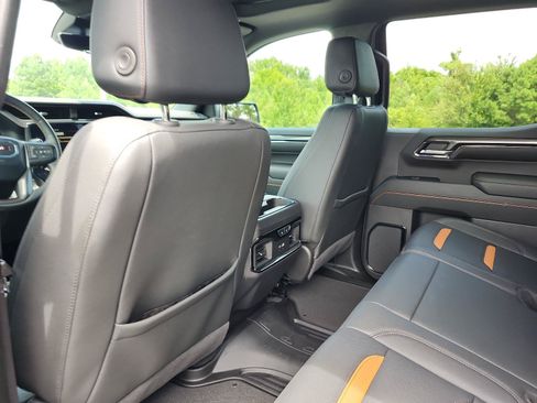 Certified 2024 GMC Sierra 1500 AT4 w/ Technology Package AWD/4WD image 14