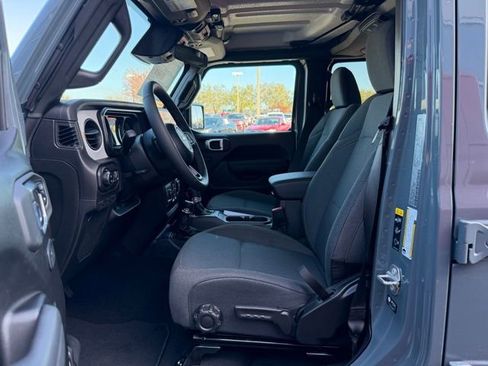 New 2026 Jeep Gladiator Sport image 13
