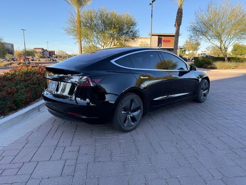 Used 2018 Tesla Model 3 Mid Range image 3