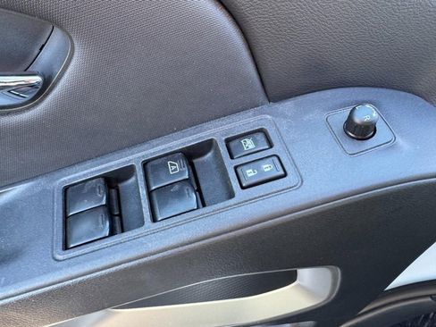 Used 2022 Nissan Frontier SV image 15