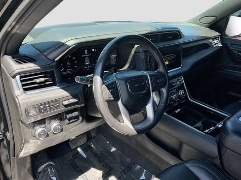 Used 2023 GMC Yukon XL Denali w/ Denali Reserve Package AWD/4WD image 9