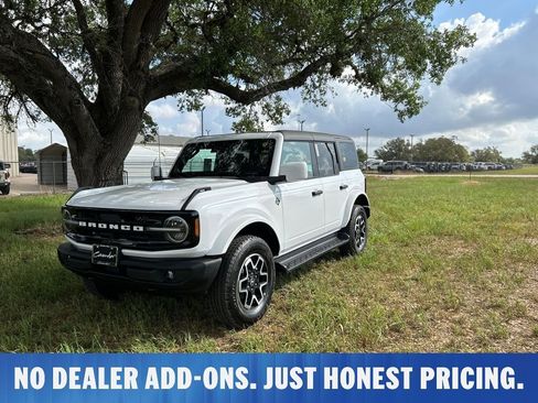 New 2026 Ford Bronco Outer Banks AWD/4WD image 8